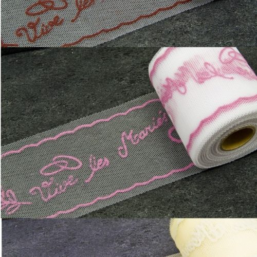 Rouleau de tulle avec l'inscription "Vive les mariés", 8 centimètres par 10 mètres.