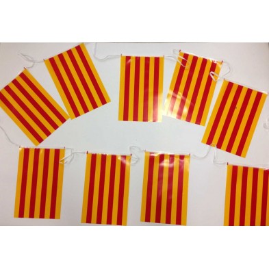 Guirlande Catalane en Plastique - 10 m (20 drapeaux 20 X 30)