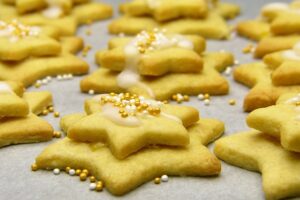 Préparer des biscuits pour offrir à noel